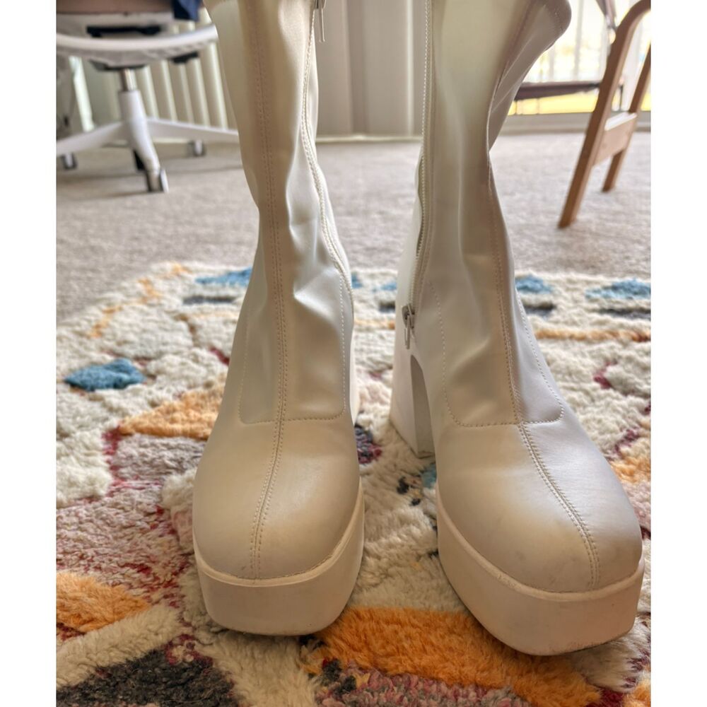 aerosoles white platform boots cusioned sole